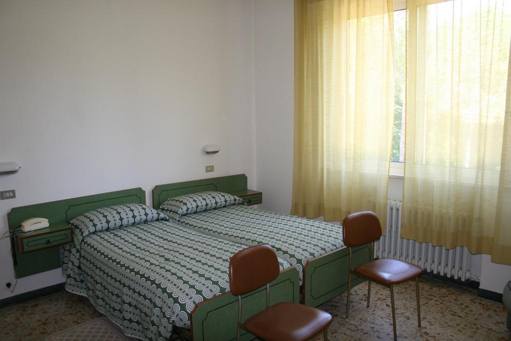 Albergo Da Siro Misano Adriatico Room photo